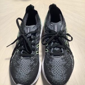 ASICS black running sneaker
